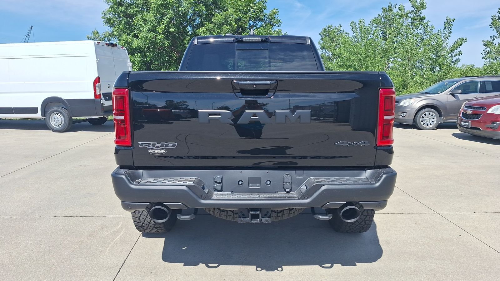 New 2026 Diamond Black Crystal Pearl-Coat Exterior Paint RAM RHO image 5