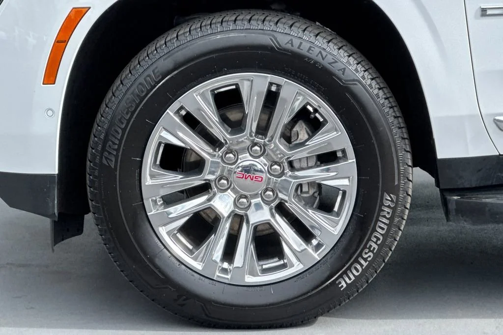 2025 GMC Yukon XL Denali - Photo 28