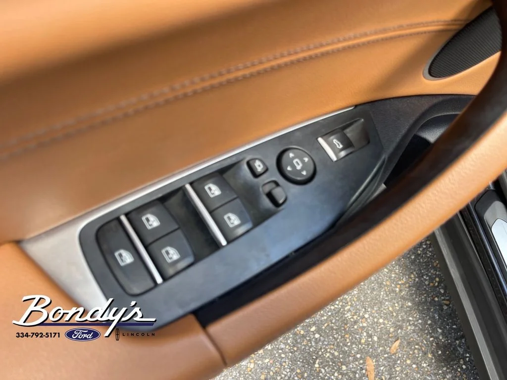 Used 2019 Black BMW sDrive30i image 8