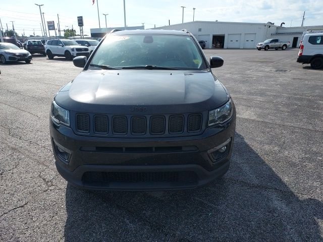 Used 2018 Black Jeep Latitude image 9