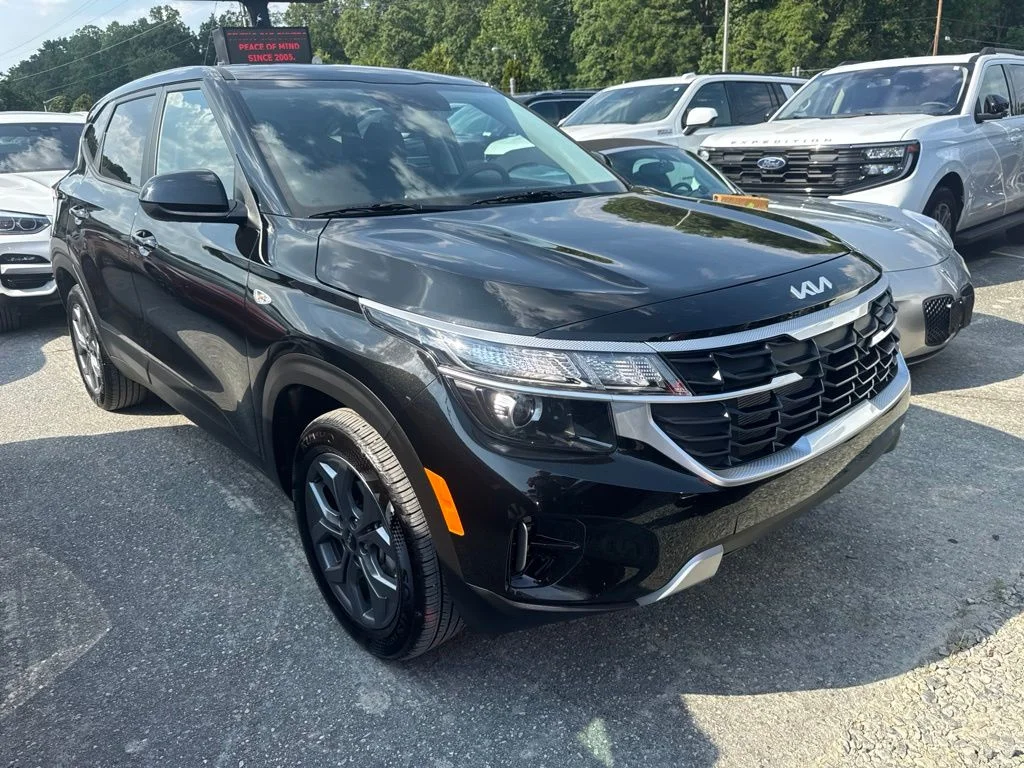 Used 2026 Black Kia LX image 2
