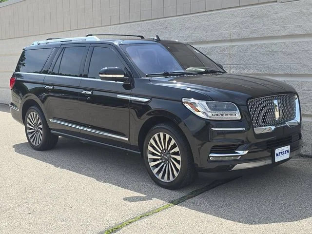 Used 2019 Black Metallic Lincoln Reserve image 14