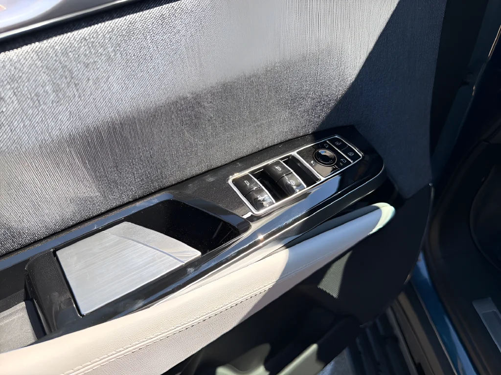 2026 Cadillac Escalade Platinum Sport - Photo 17