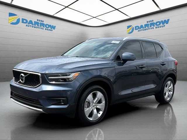 2022 Volvo XC40 T5 Momentum AWD's photo