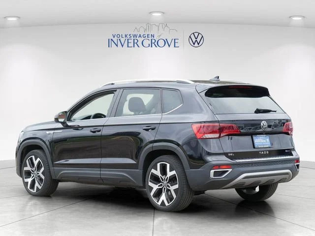 Certified Used 2023 Black Volkswagen 1.5T SEL image 5