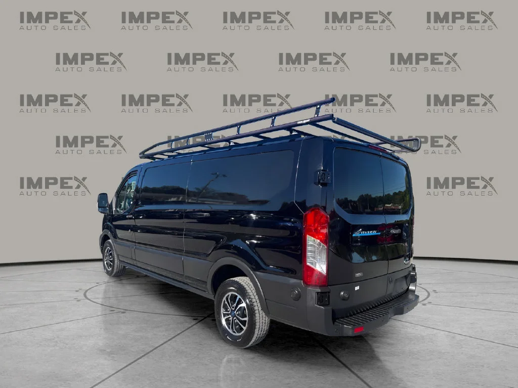 Used 2022 Black Ford Base image 3