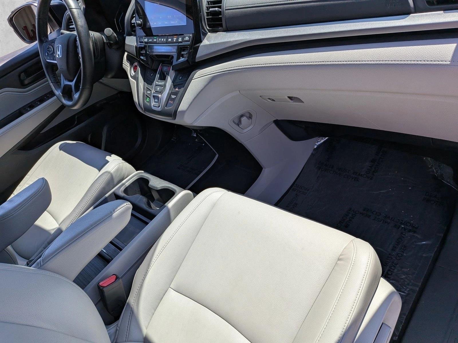 Used 2018 Silver/Gray Honda EX-L image 22