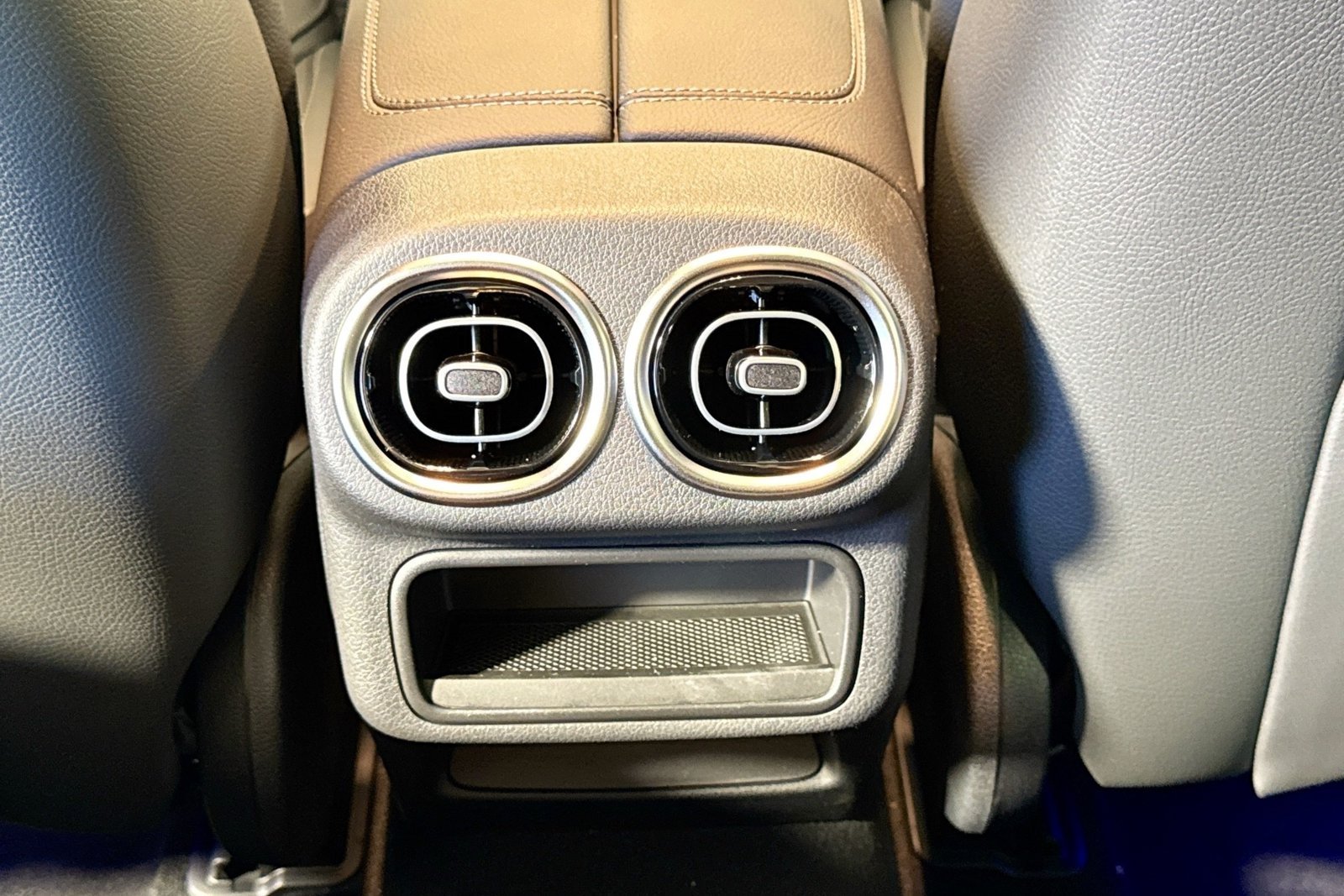 New 2026 Black Mercedes-Benz GLC 300 image 23