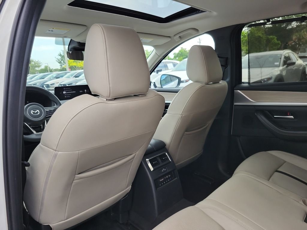 Used 2024 White Mazda Preferred image 9