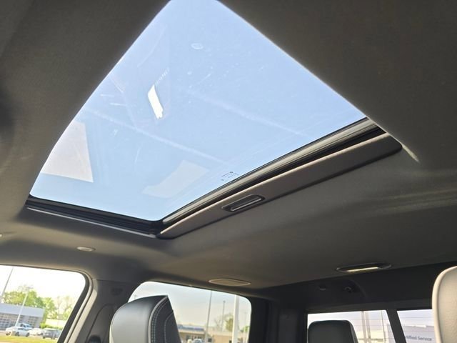 New 2026 Granite Crystal Metallic Clear-Coat Exterior Paint RAM Laramie image 8