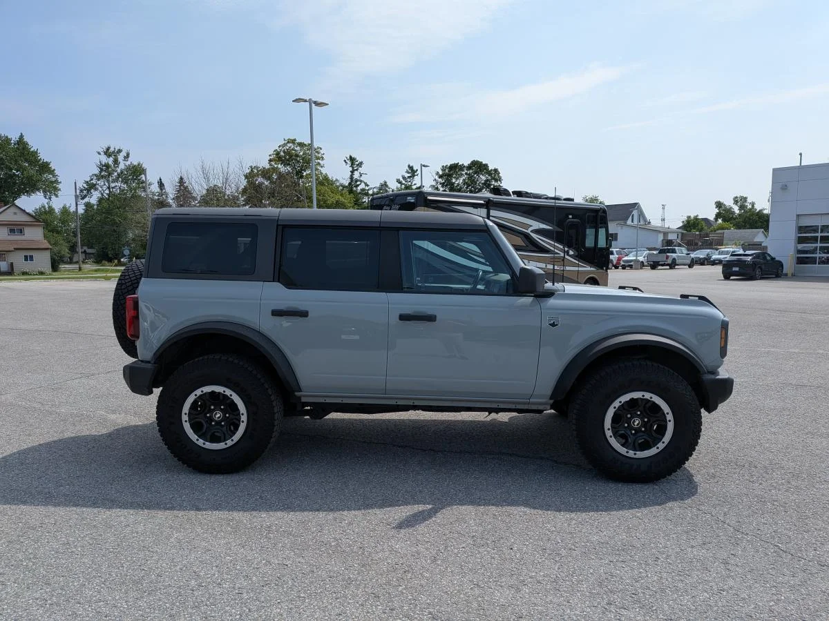 Used 2022 Grey Ford Base 4 Door Advanced image 4