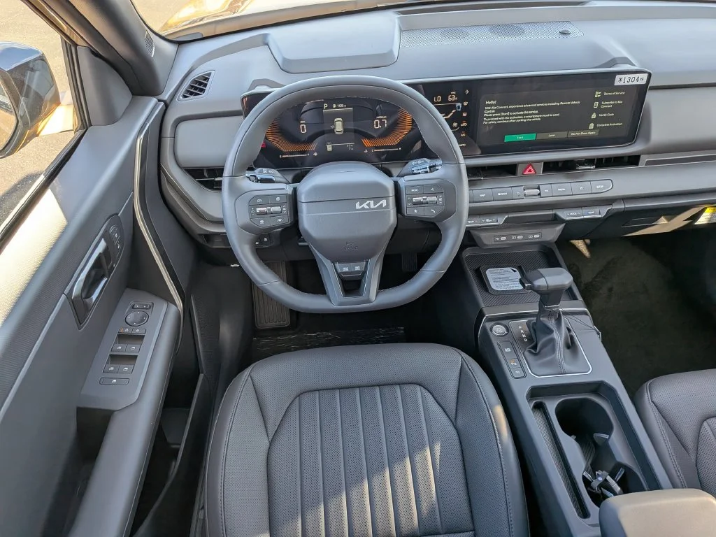 New 2027 Terrain Brown Kia X-Line S image 37