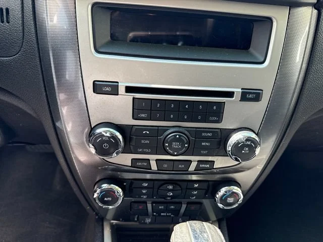 Used 2011 Blue Flame Metallic Ford SEL image 21