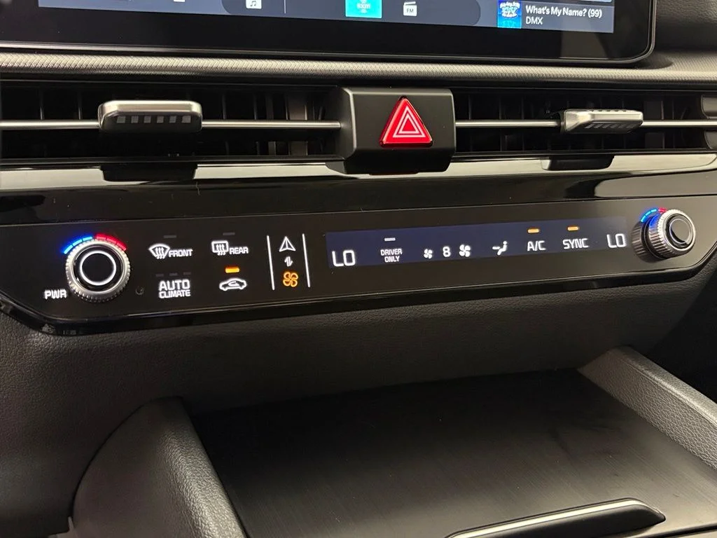 New 2027 Gravity Gray Kia LX image 24