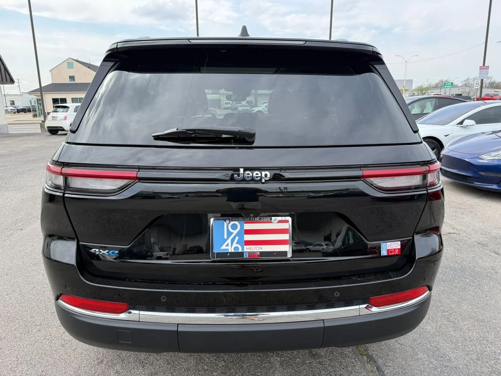 Used 2022 Black Jeep 4xe image 24