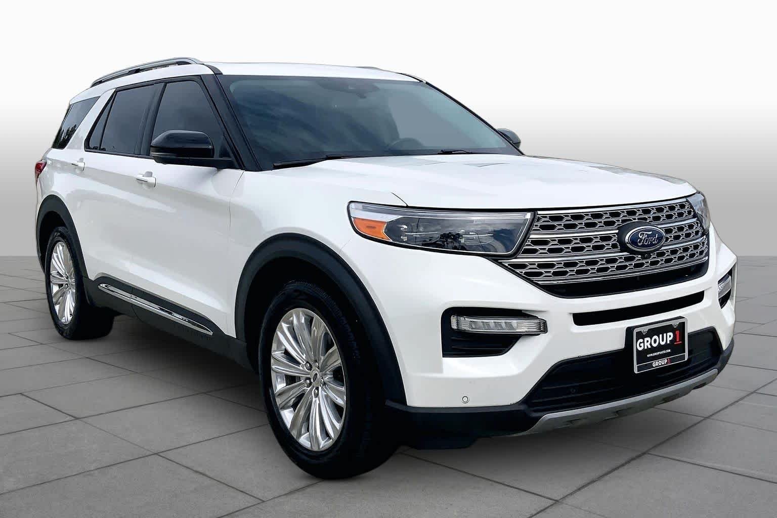 Used 2022 Star White Metallic Tri-Coat Ford Limited image 3