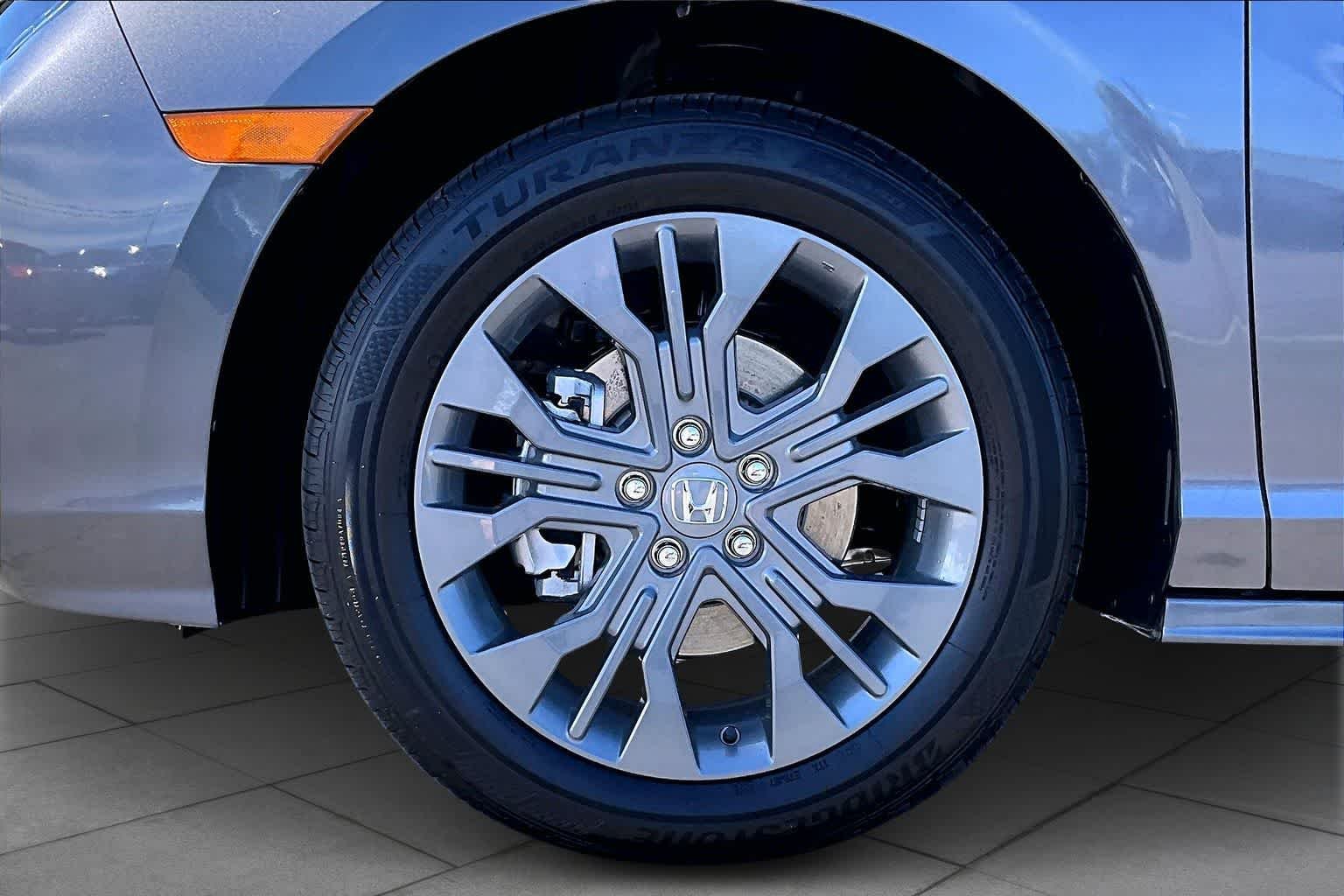 New 2026 Modern Steel Metallic Honda Touring image 11