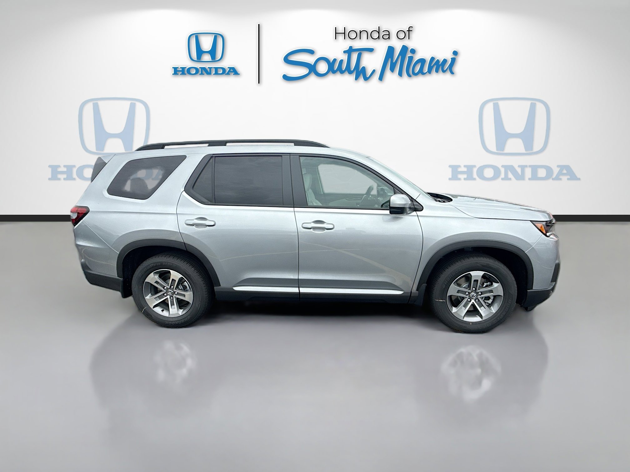 New 2026 Solar Silver Metallic Honda EX-L image 8