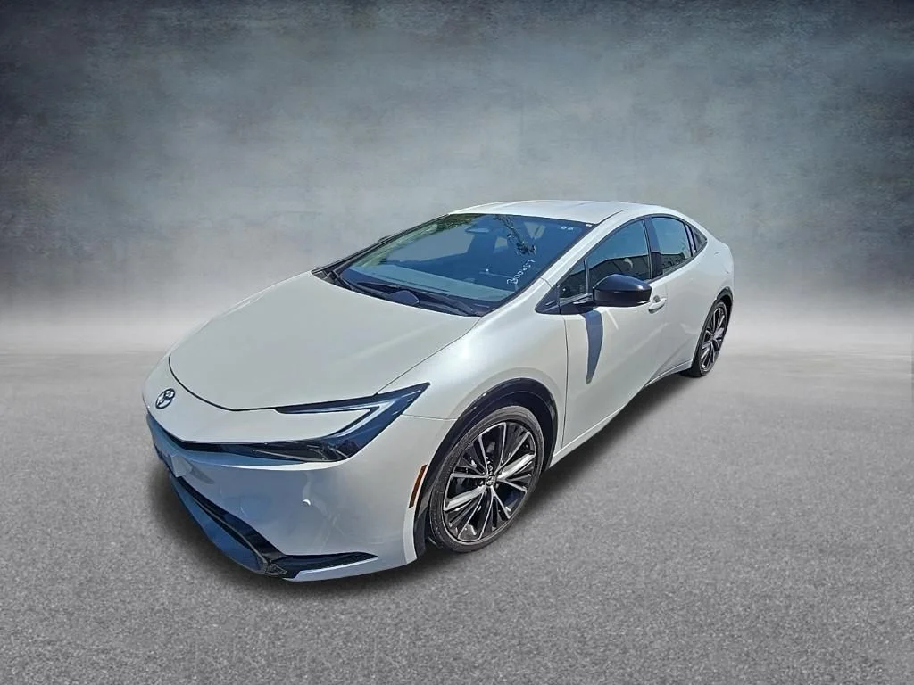 Used 2024 Beige Toyota XLE image 3