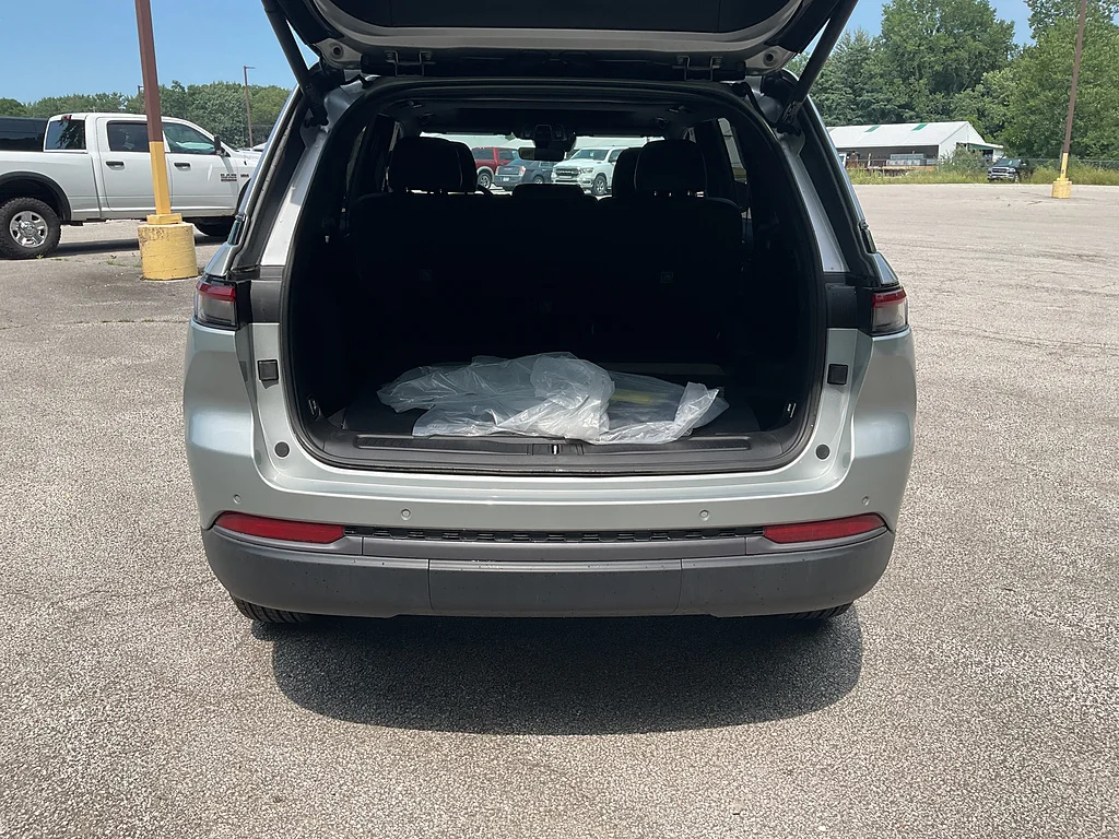 New 2026 Silver Zynith Jeep Altitude 4x4 image 14