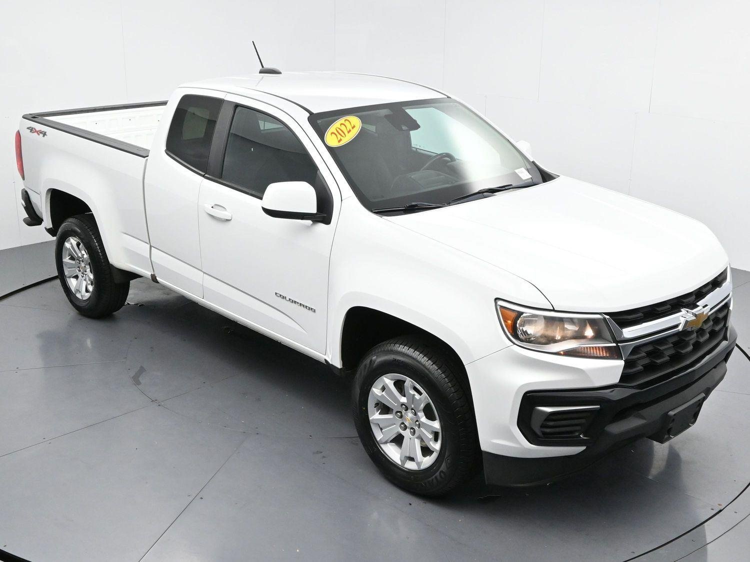 Used 2022 Summit White Chevrolet 4WD LT image 36