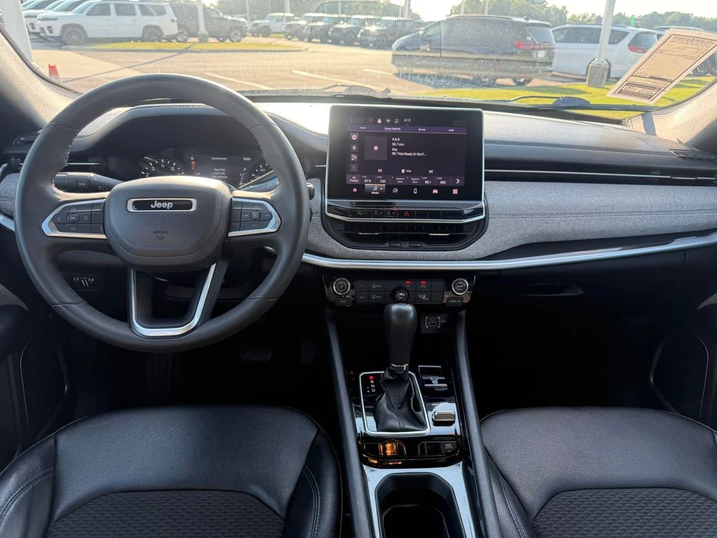 Used 2024 White Jeep Latitude image 7