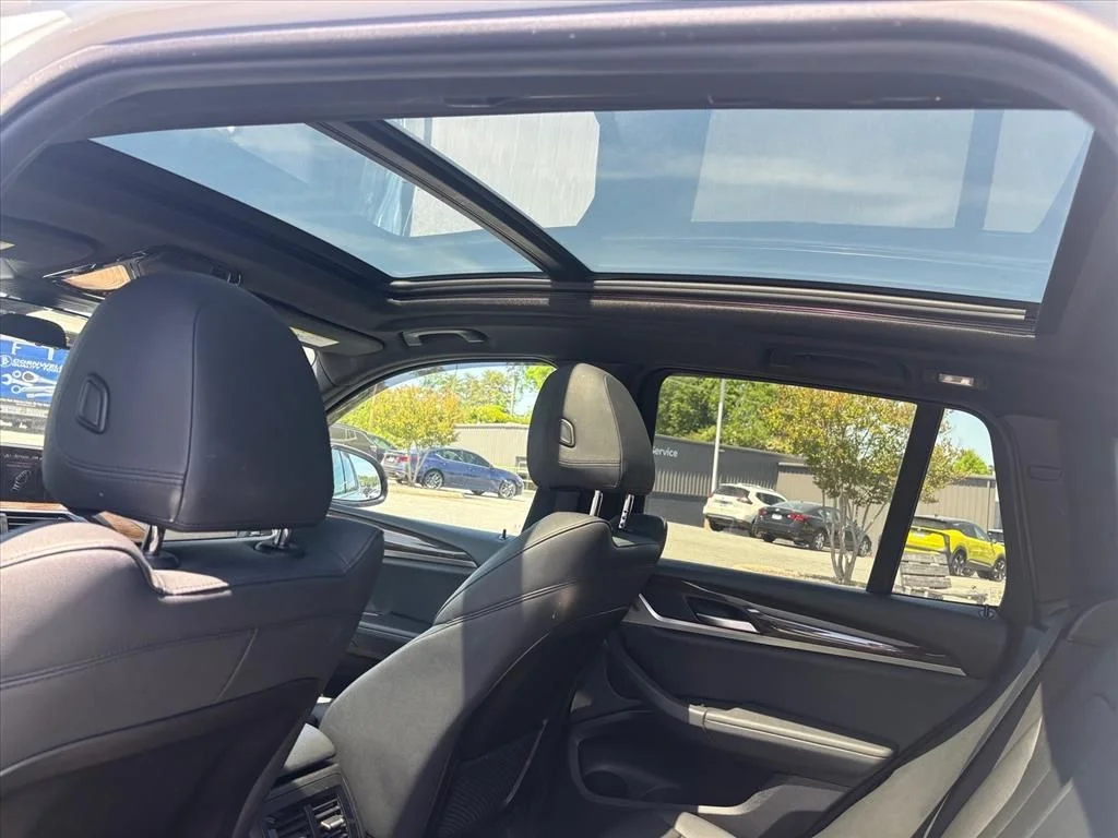 Used 2019 White BMW xDrive30i image 7