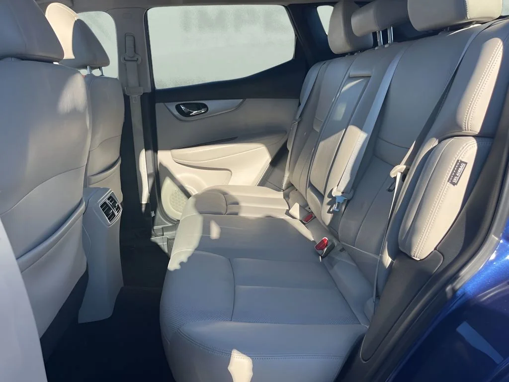 Used 2020 Blue Nissan SL image 14