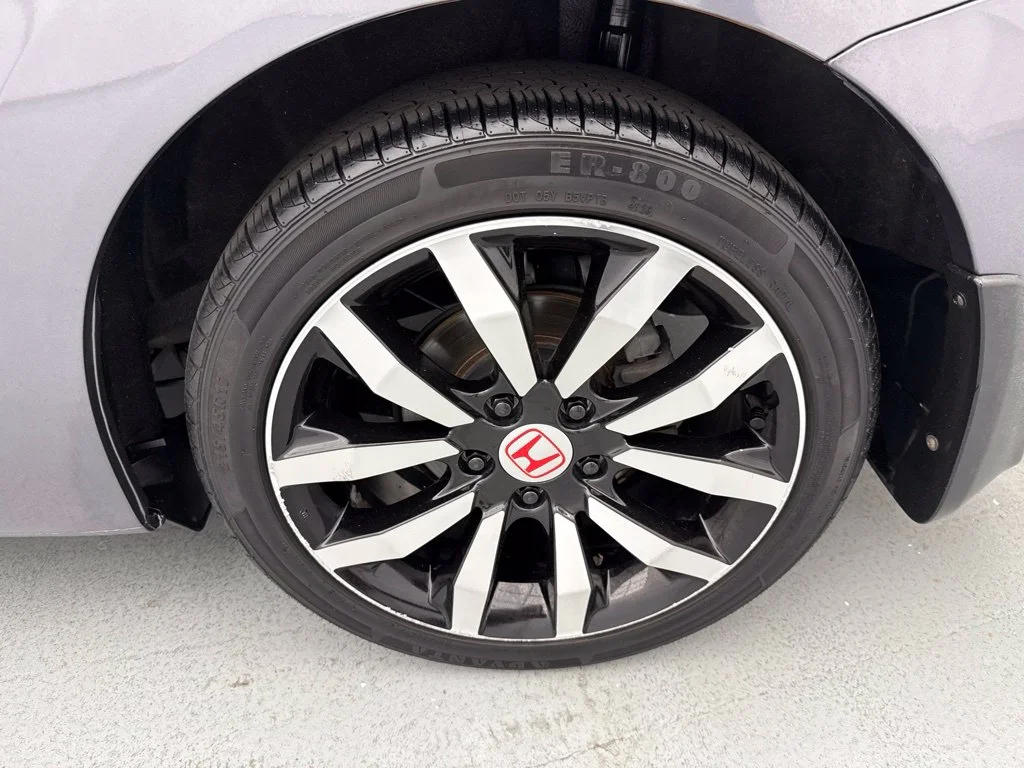 2014 Honda Civic EX-L 2dr Car Slide 4