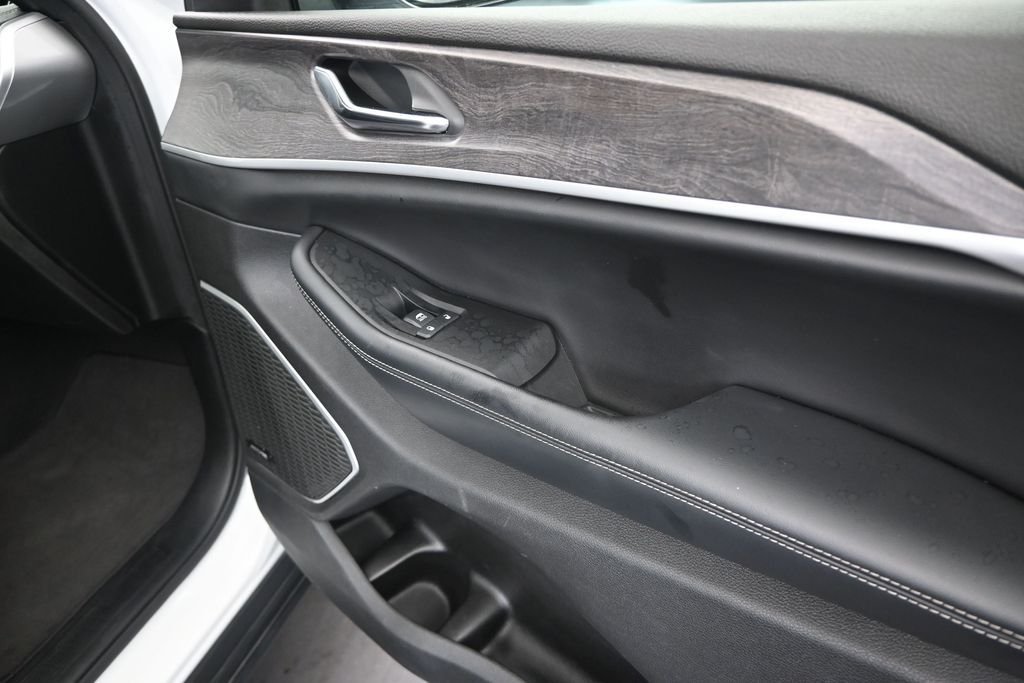 Used 2024 White Jeep 4xe image 23