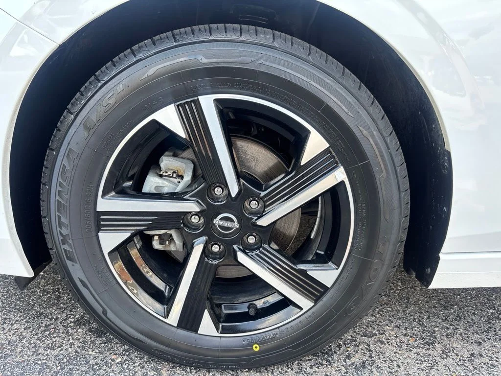 Used 2025 White Nissan SV image 33