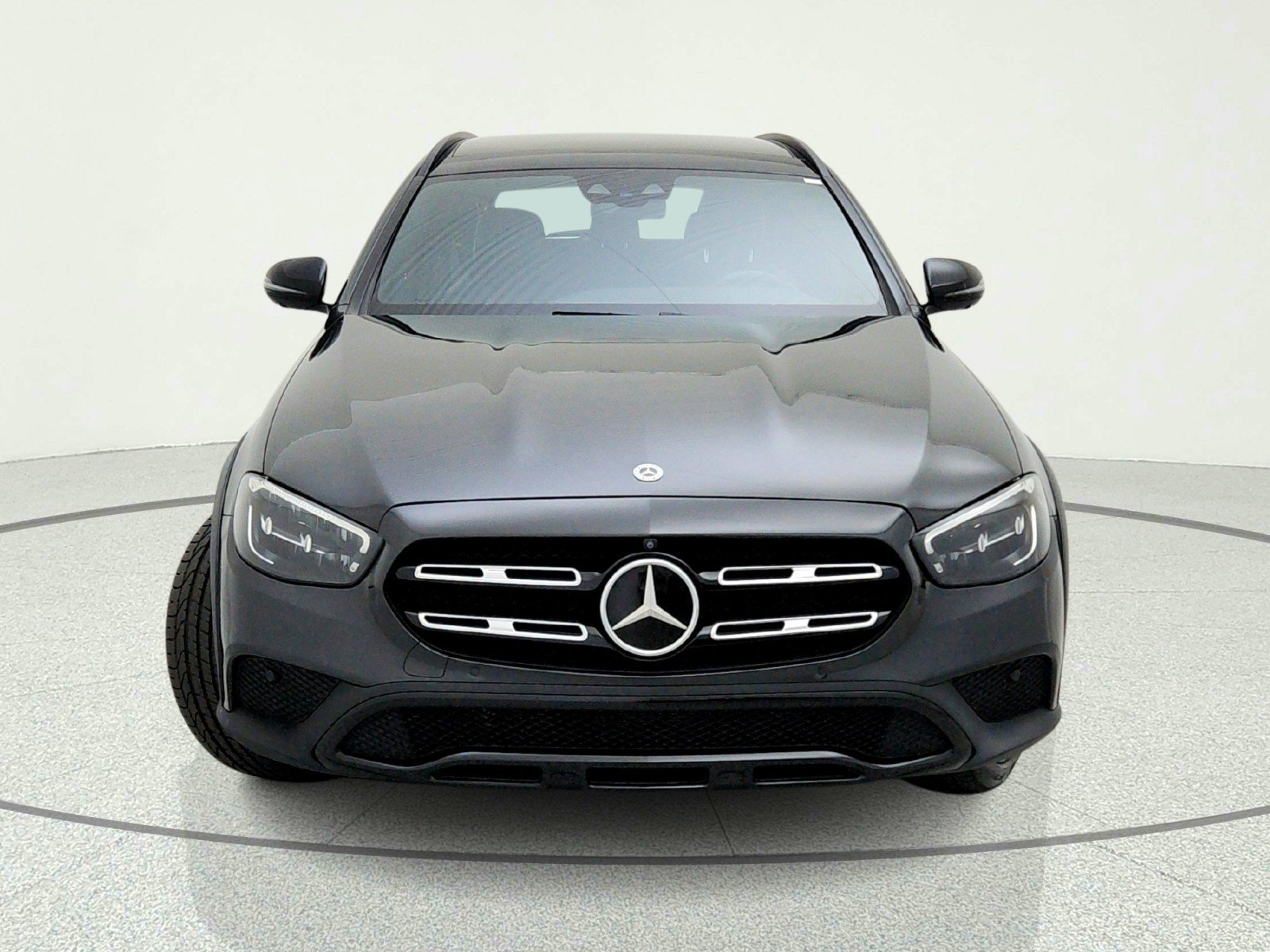 Certified Used 2023 Graphite Grey Metallic Mercedes-Benz E 450 image 3