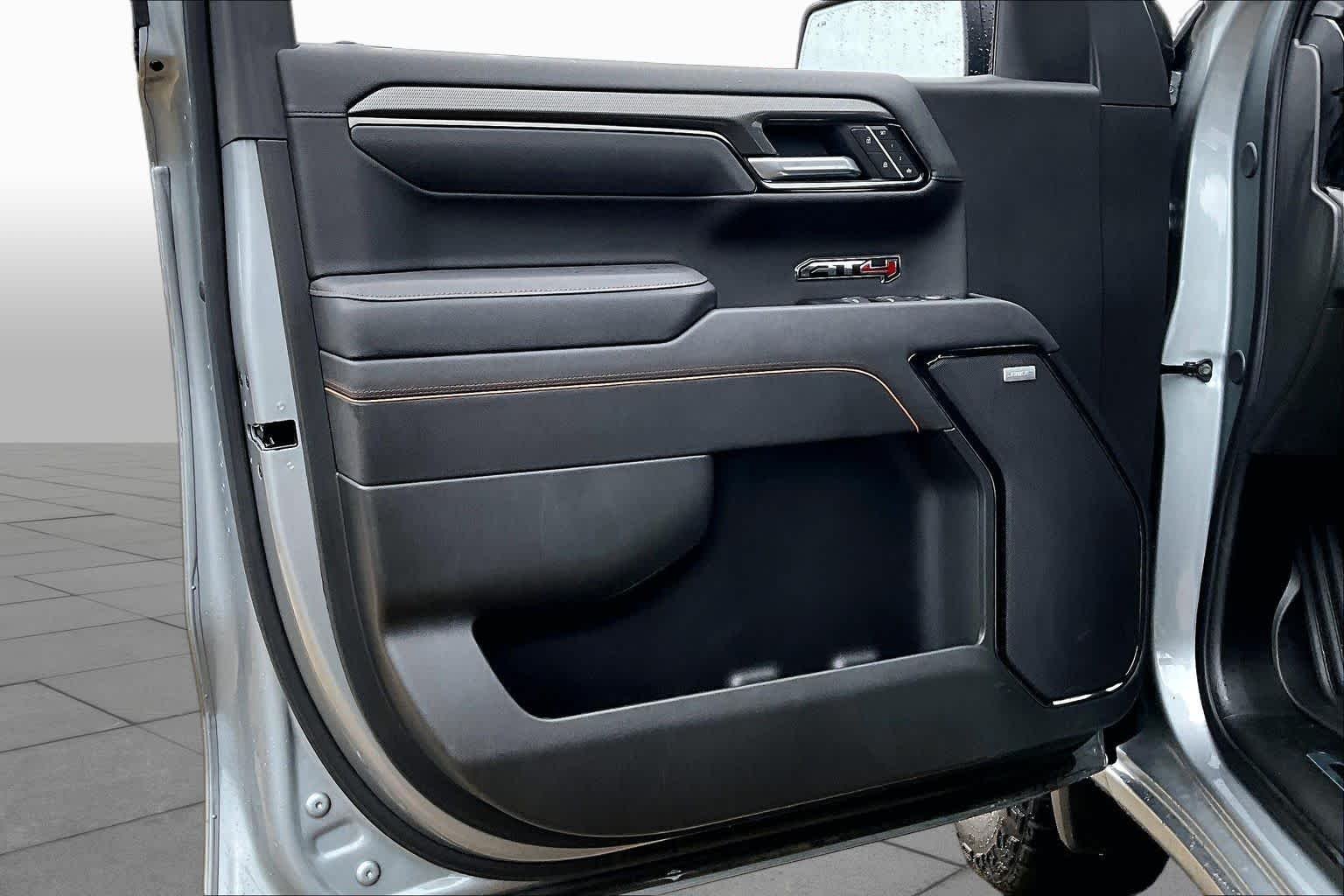 Used 2025 Sterling Metallic GMC AT4 image 22