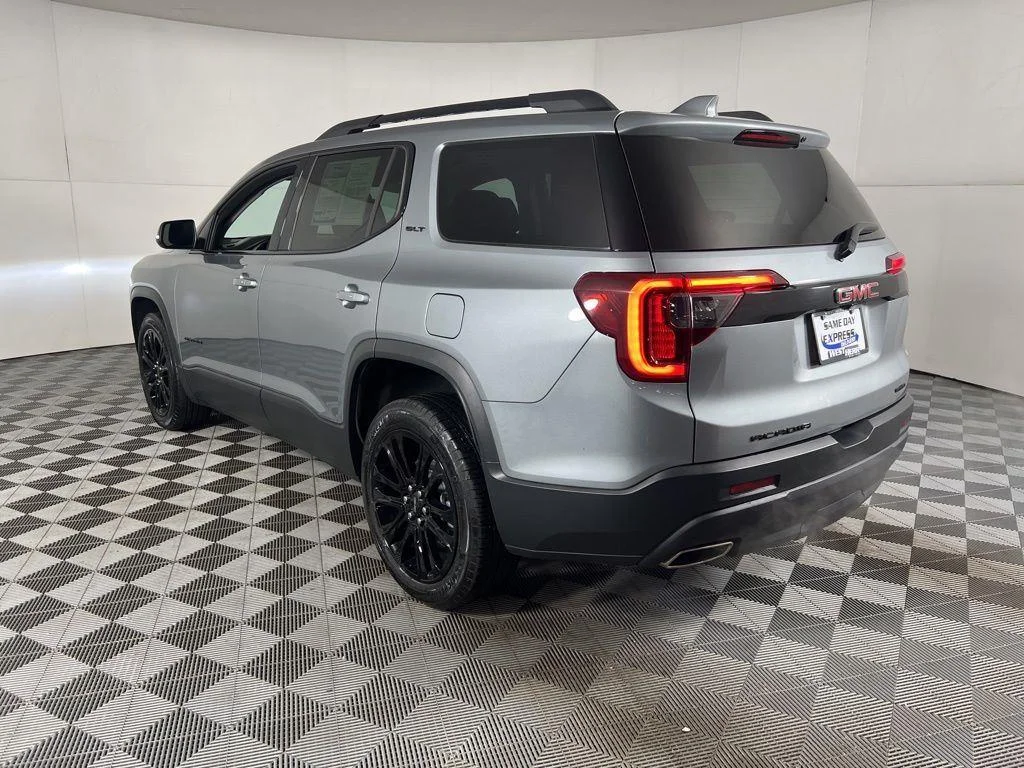 Used 2023 Sterling Metallic GMC SLT image 8