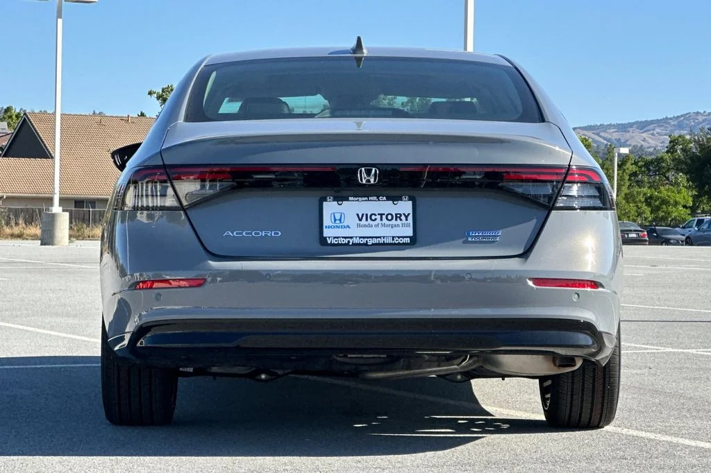 New 2026 Urban Gray Pearl Honda Touring image 5