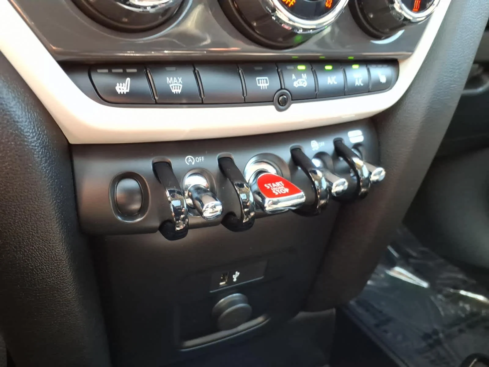 Used 2020 Light White MINI Cooper S image 25