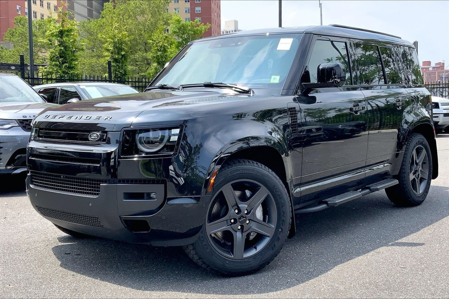 New 2026 Santorini Black Land Rover X-Dynamic SE image 1