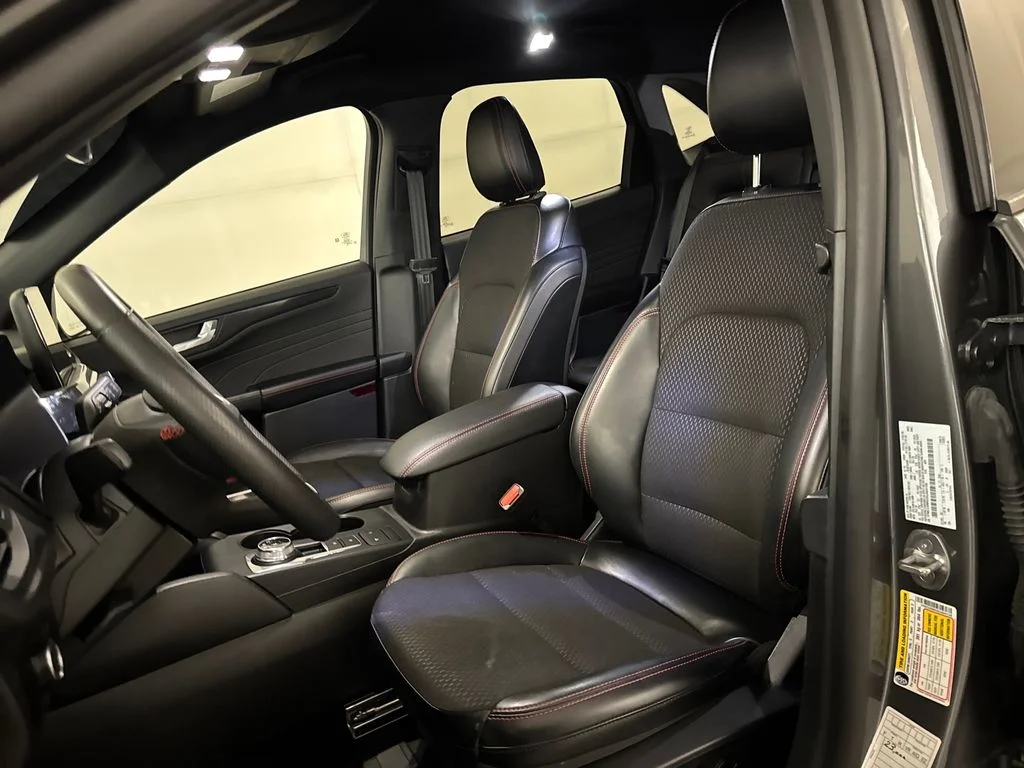 Certified Used 2025 Gray Ford ST-Line image 18