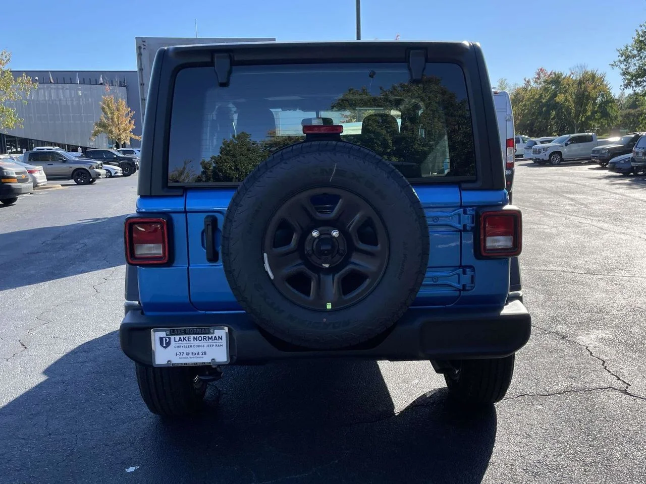 New 2026 Hydro Blue Pearl-Coat Exterior Paint Jeep Sport image 8