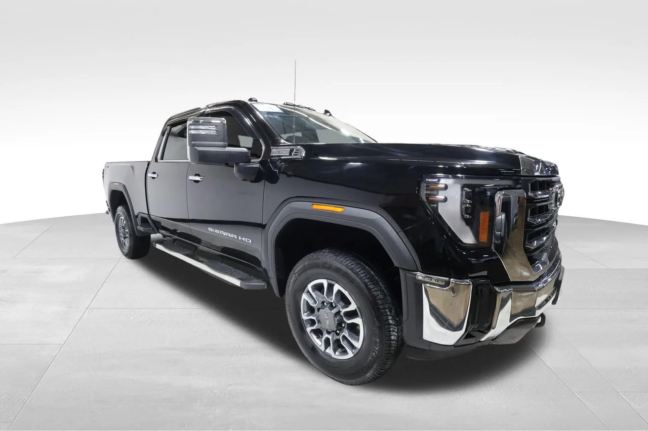 Used 2024 Onyx Black GMC SLT image 6