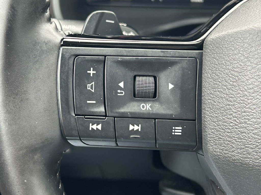 Used 2026 Gray Nissan Platinum image 22