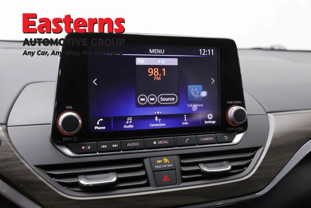 Used 2023 Red Nissan 2.5 SV image 19