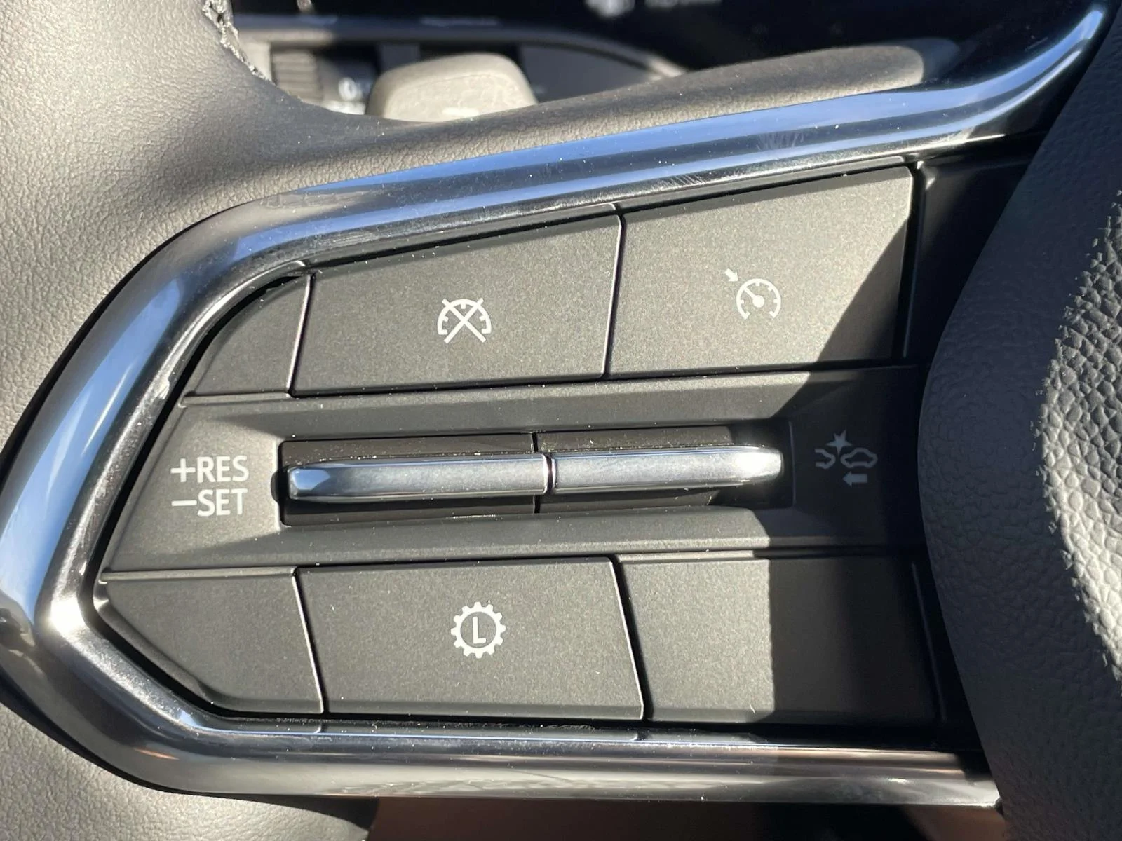 New 2027 Lakeshore Blue Metallic Chevrolet LT image 27