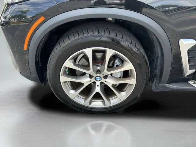 Used 2024 Black BMW sDrive40i image 38