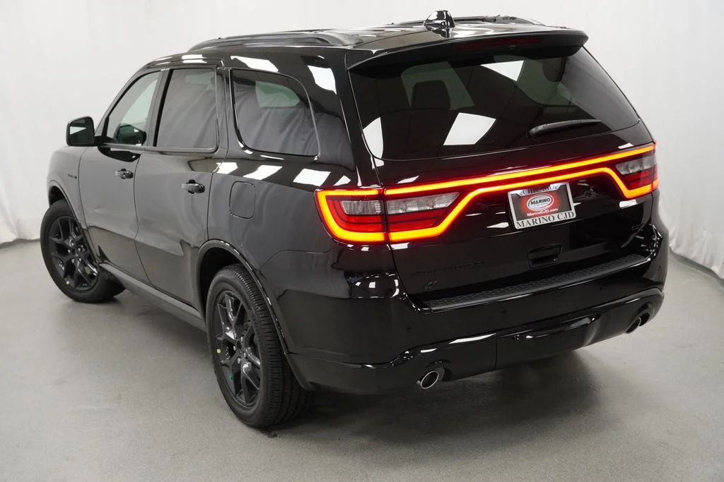 New 2026 Diamond Black Clear-Coat Exterior Paint Dodge GT Plus HEMI V8 image 10