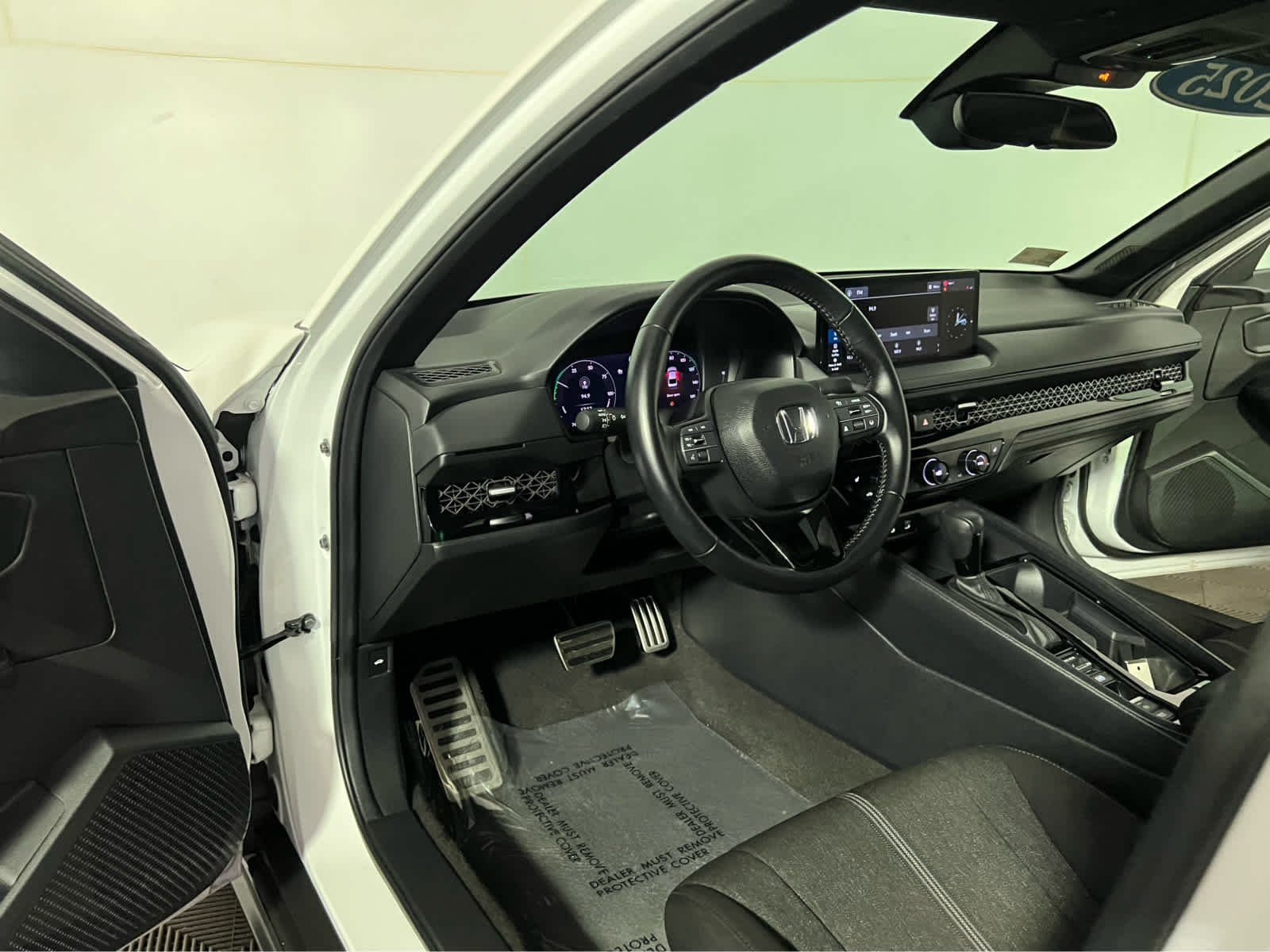 Used 2025 Platinum White Pearl Honda Sport image 22