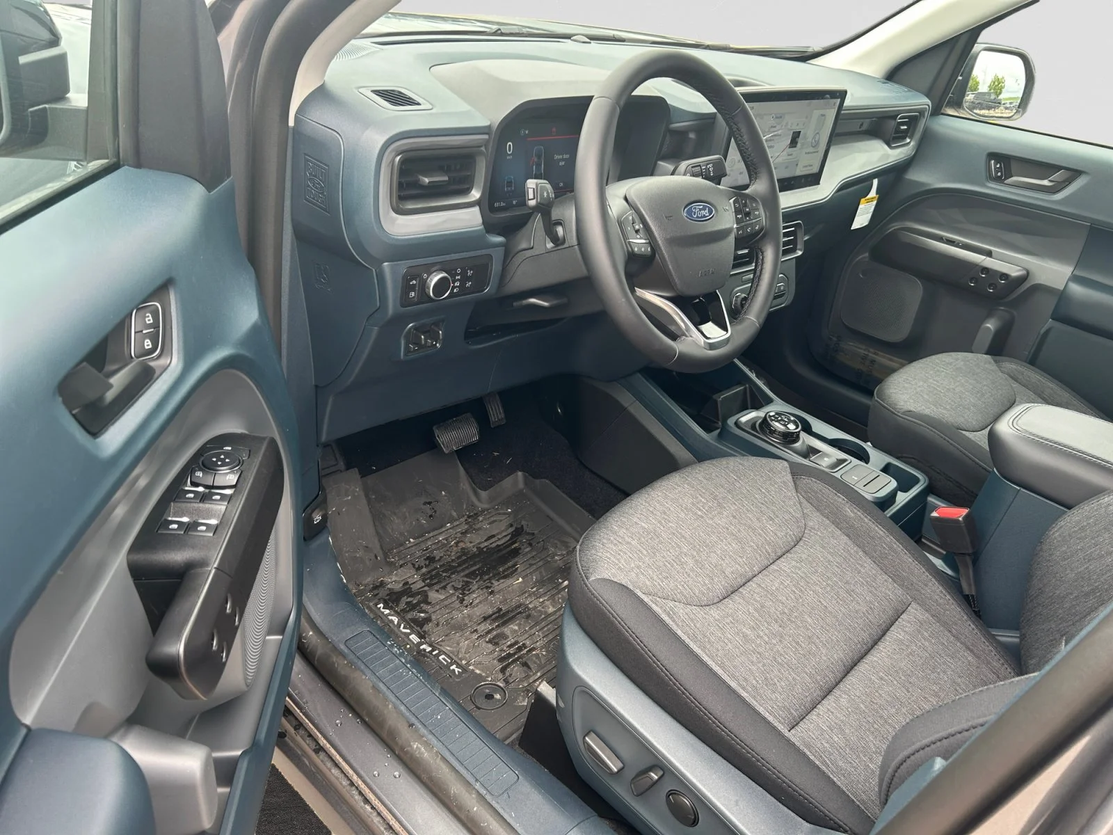 New 2026 Carbonized Grey Metallic Ford XLT image 12