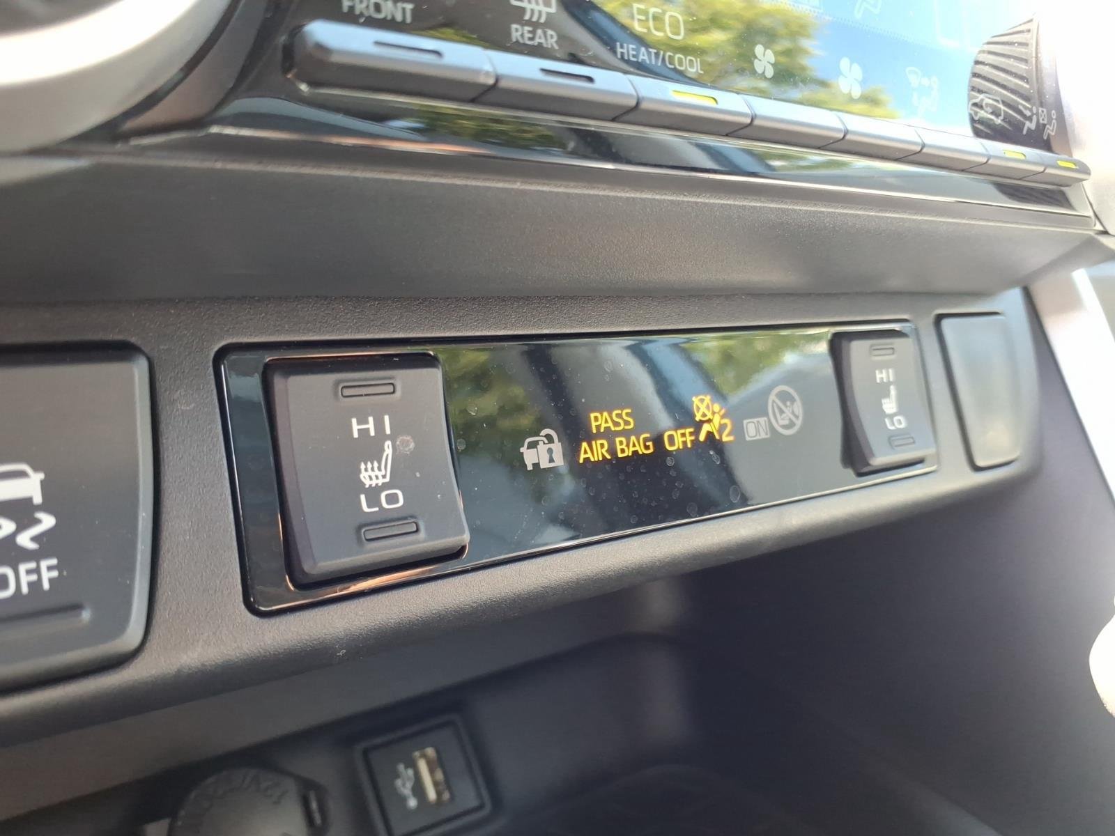 Used 2025 Magnetic Gray Metallic Toyota Hybrid XLE Premium image 7
