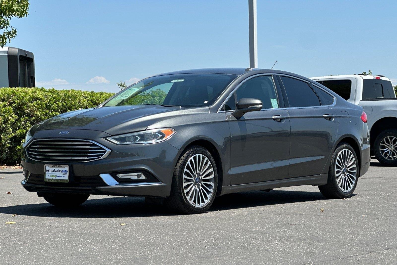 Used 2017 Magnetic Ford SE image 8