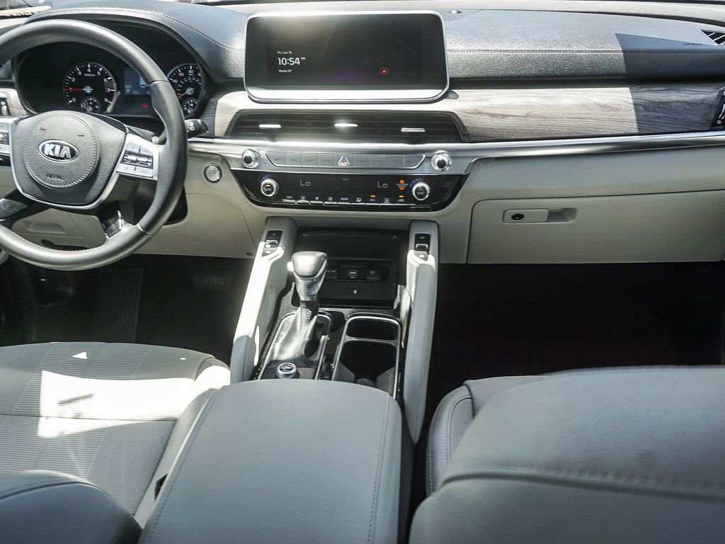 Used 2020 Black Kia EX image 15